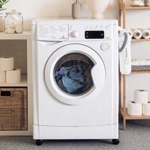 A white washing machine